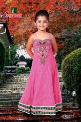 Stylish sleeveless gown