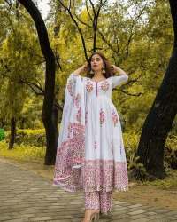 Anarkali Kurti With Pant and Dupatta by Vastrang