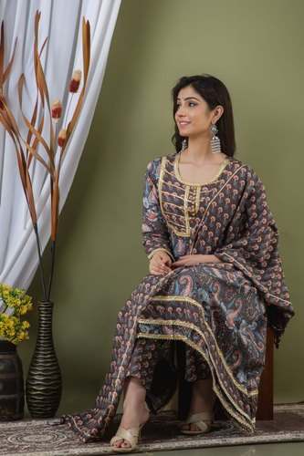 vastrang Printed Anarkali Kurti Pant Set