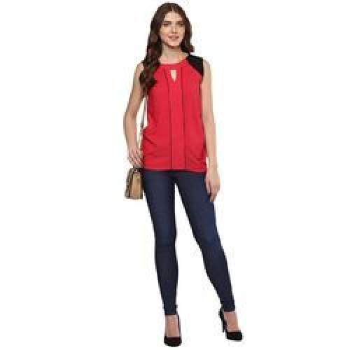 Girls Casual Top by Amrut Collection