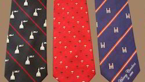 Woven logo tie
