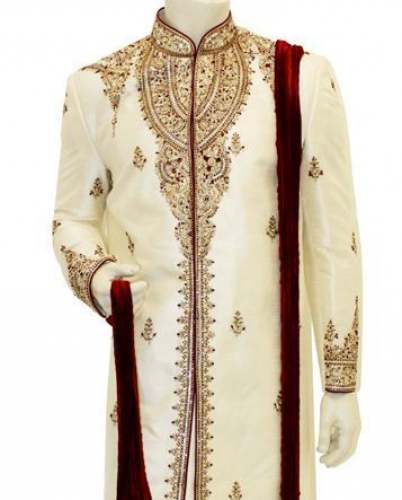 stone work sherwani by Rama Collezionni