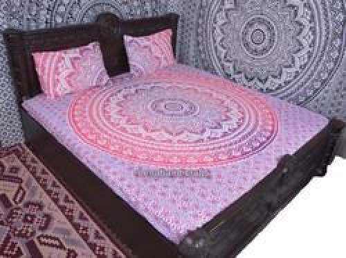 Pink Ombre Duvet Cover by Reena Handicraft