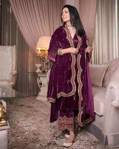 Look Full Velvet Fancy Kurti-Plazzo & Dupatta