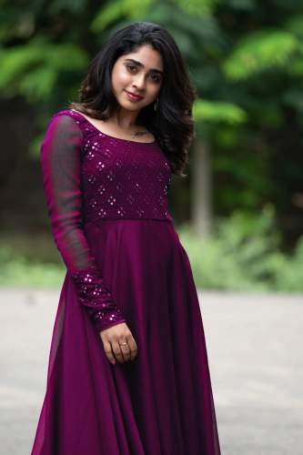 PRESENTING NEW *APPLE* GEORGETTE GOWNS 