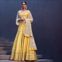 Designer Heavy Embroidered Lehenga17