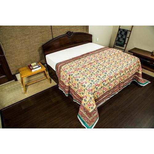 Floral Printed Quilt by Rajputana Impex