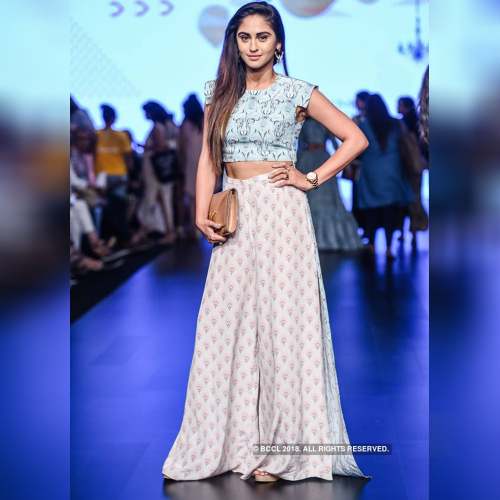 AB-187 krystle d'souza palazzo top