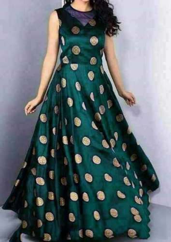 Maitro Gown
