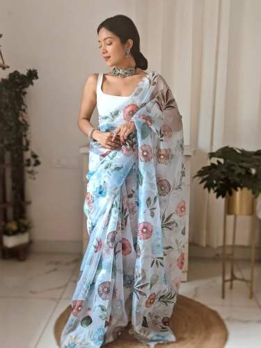 Aarushi present Khatli handwork Digital printed Saree.