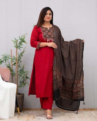 Elegant Rayon 3 pic suits With embroidery Work 