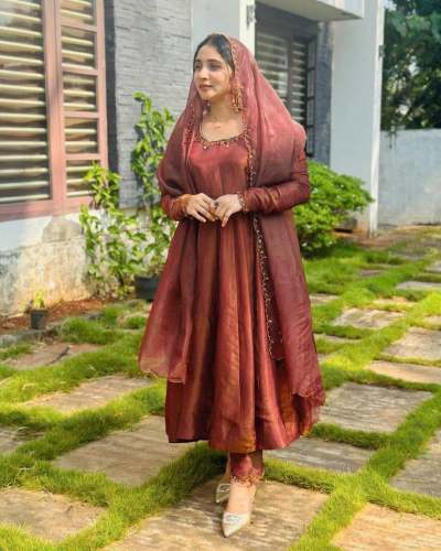 Presenting New Collection Of Beautiful Anarkali Style Outfit