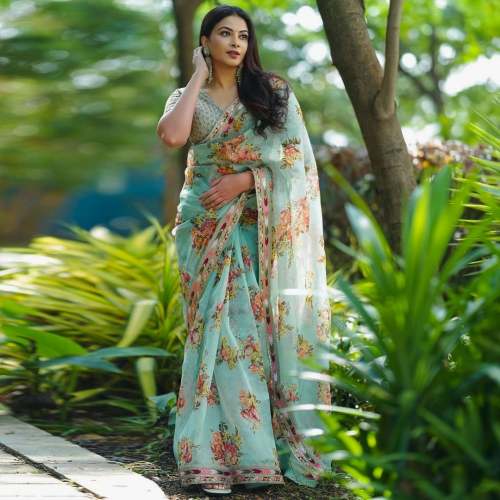 Trendy Beautiful Designer Tibby Silk Saree With Thred & Sequnce Work