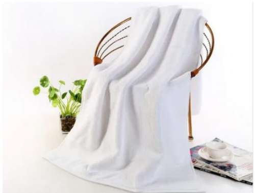 White Cotton Bath Towel by Vicky Garments