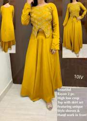 High-Low Crop Top With Skirt With Stylish Sleeves 