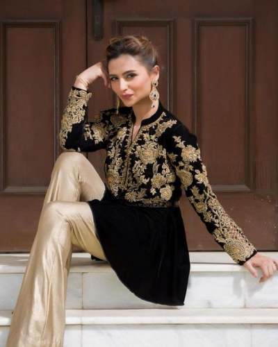 Ladies Velvet Traditional Wear Top