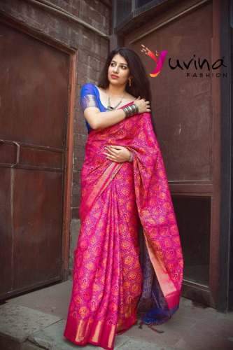 Stylish Ladies Patola Silk Sarees With Rich Pallu