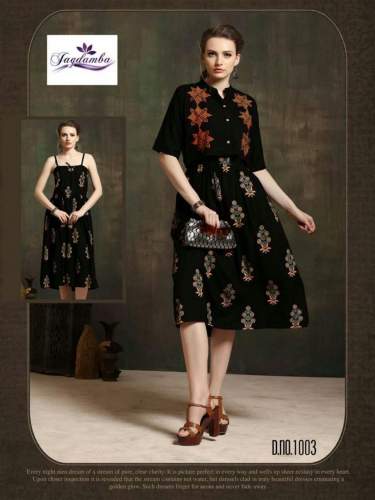 QUEEN Rayon Fabric Anarkali Kurta
