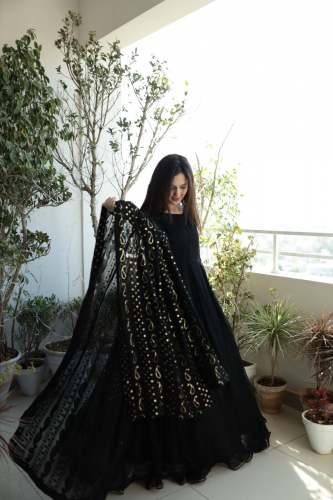 NEW BLACK COLOR GOWN