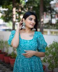 NEW PRESENT DOLLY GOWN