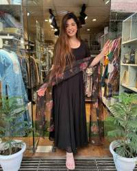 NEW PRESENT MANGO GOWN