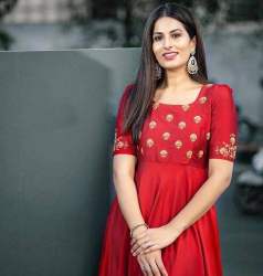 Presenting you this beautiful red color gown