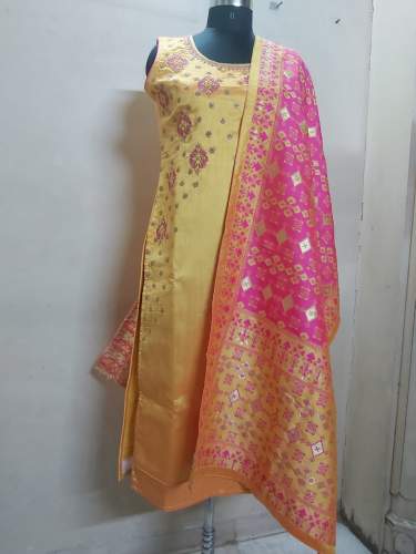 Party wear suit 