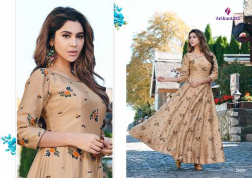 Exclusive Kurtis at Rs.6900 Catalogue in ahmedabad offer by Kurti Wholesaler
