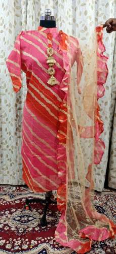 Leheriya Kurti with beauitiful Latkan  by Pramukh Collections