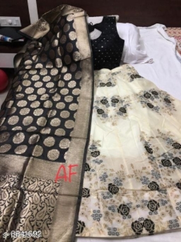 Designer lehnga