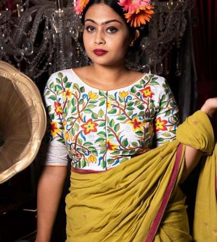 Cotton Embroidery motif blouse by bananicraft textiles