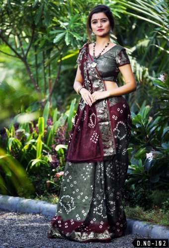 maroon bandhani saree by Great Vila