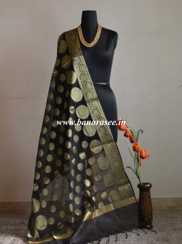 Black Banarasi Duppata  by Shrinath bandhejwale