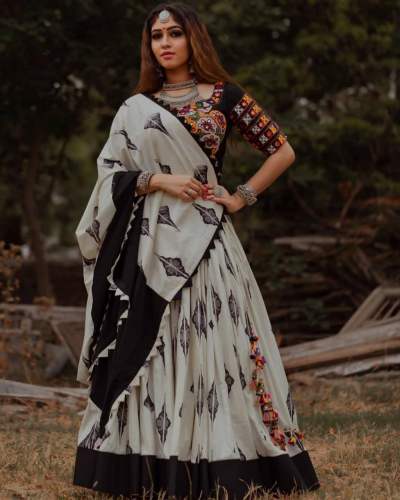 Best Ghagra Choli wholesalers Wholesale price ghagra Cholis for ladies