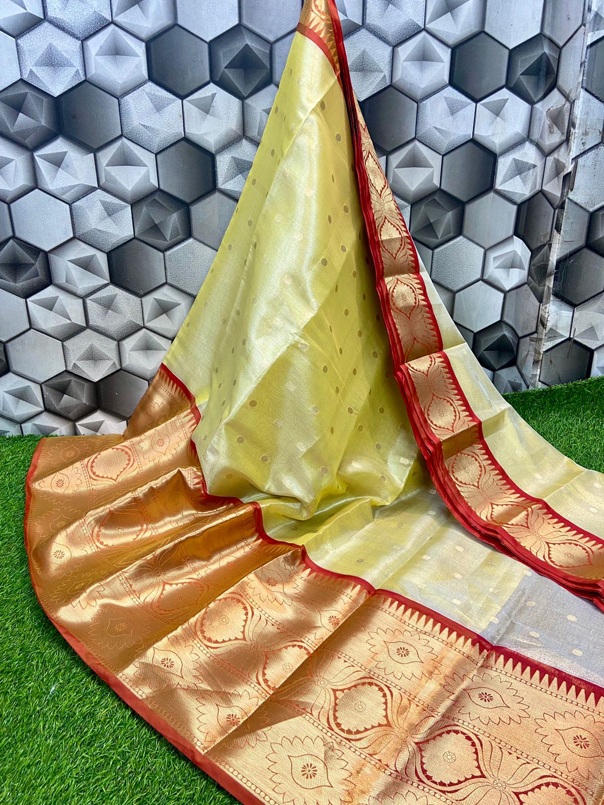 Jade Green & Royal Blue Zari Big Border Kanchipuram Handwoven Silk Sar –  Capell Haute Couture