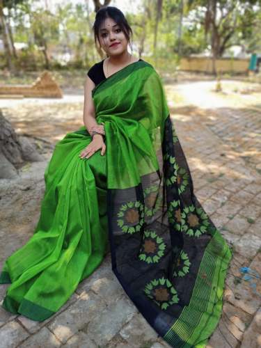 Mokhlin Hand weaving Saree With blouse  by tanti ghar