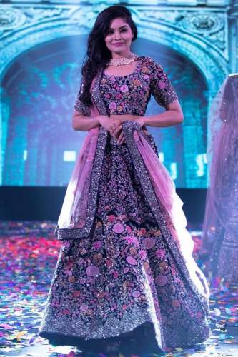  VELVET CHOLI