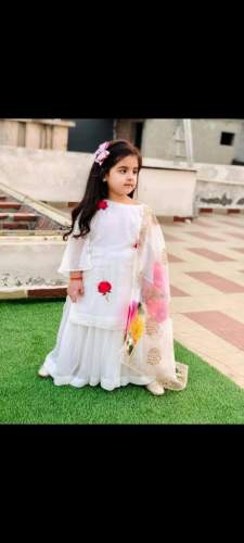 GEORGETTE DIGITAL PRINTED WHITE COLOUR KURTI 