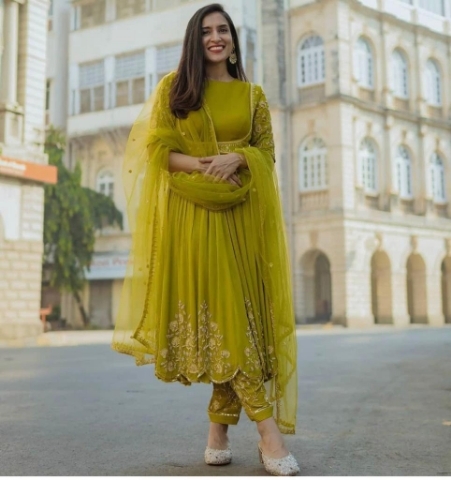 DESIGNER GOWN WITH SUDIDAR
