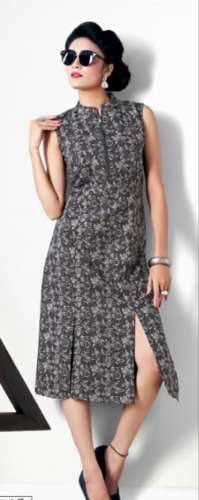Party wear Stylish SLeeveless Kurti 