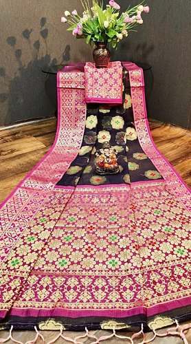 Colour threds Creation Present Silk Weaving Saree