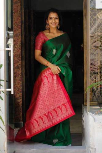 GREEN MENGO BEAUTIFUL RICH PALLU & JACQUARD saree