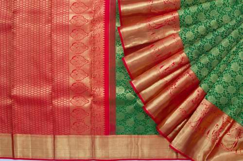 Pretty RICH PALLU & JACQUARD WORK Saree