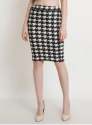 women-black-and-white-printed-knee-length-pencil-s