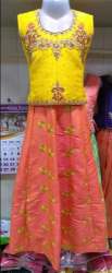 Madhavi Apparels logo icon