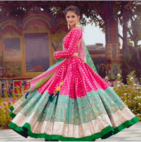 NsR LEHENGA CHOLI