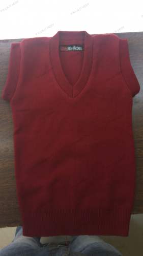 Sleeveless school sweater 