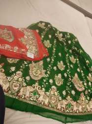 V G Sarees logo icon