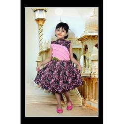 Sujaya Fashion Attires logo icon