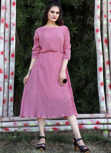 PINK PLAIN CRUSHED PARTY WEAR MIDI DRESS by Midastra Fashion